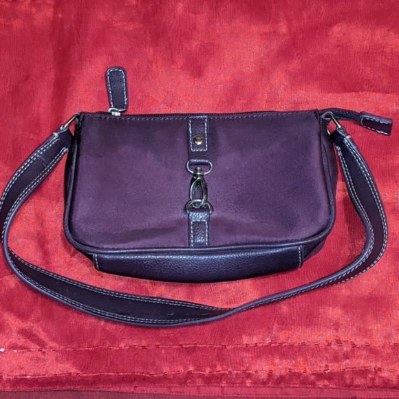 Tommy Hilfiger Purse💥PRICE DROP💥 - Picture 1 of 4